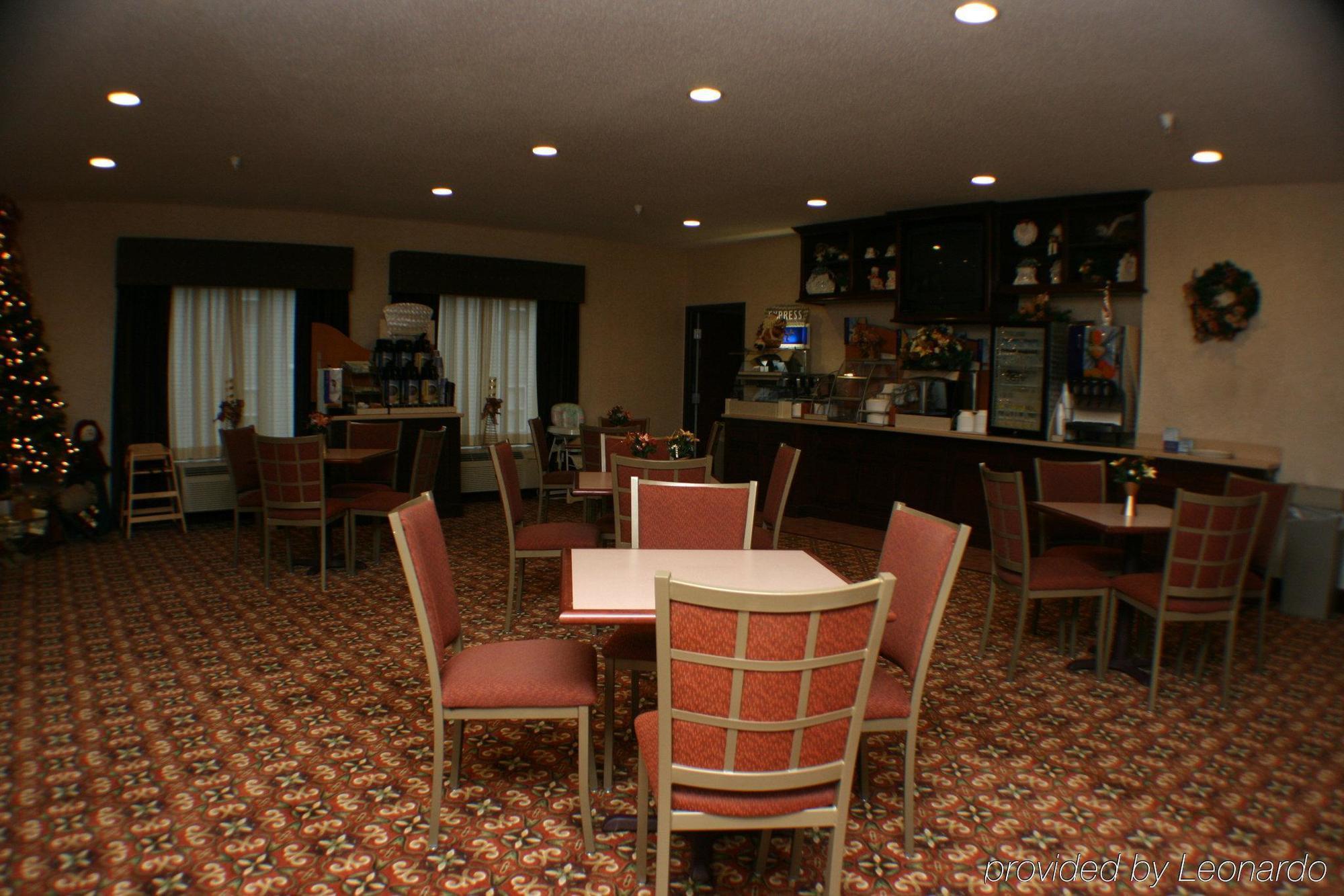 Seasons Inn & Suites Highland Ресторан фото