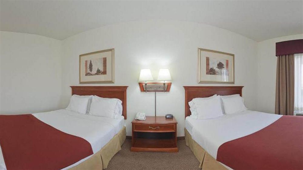 Seasons Inn & Suites Highland Экстерьер фото