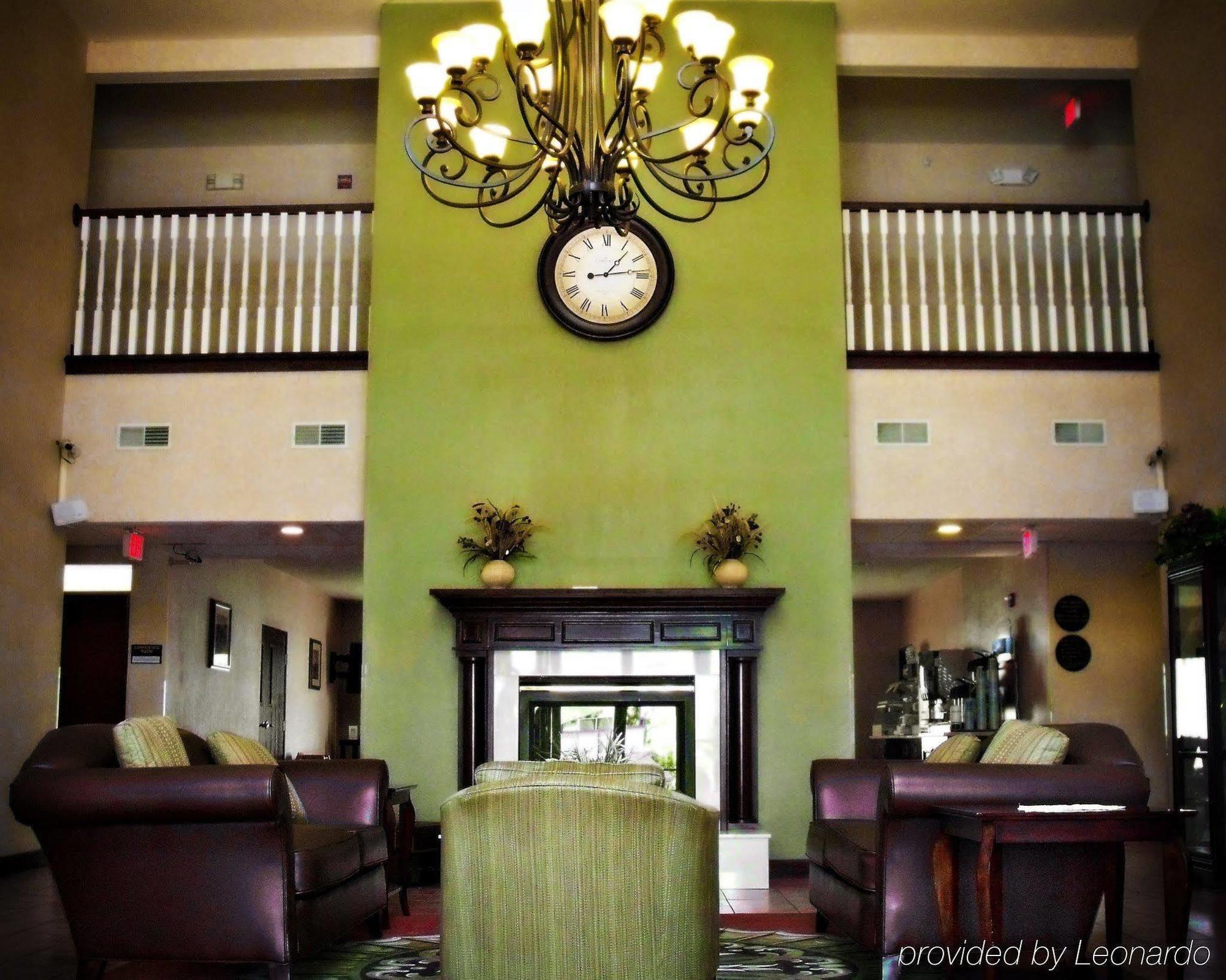 Seasons Inn & Suites Highland Интерьер фото